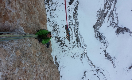 Brogles, Odle, Dolomiti - Alex Walpoth e Titus Prinoth sulla parete di Brogles, Odle, Dolomiti