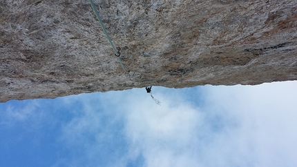Brogles, Odle, Dolomiti - Alex Walpoth e Titus Prinoth sulla parete di Brogles, Odle, Dolomiti