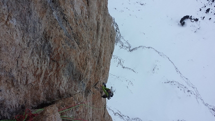 Brogles, Odle, Dolomiti - Alex Walpoth e Titus Prinoth sulla parete di Brogles, Odle, Dolomiti