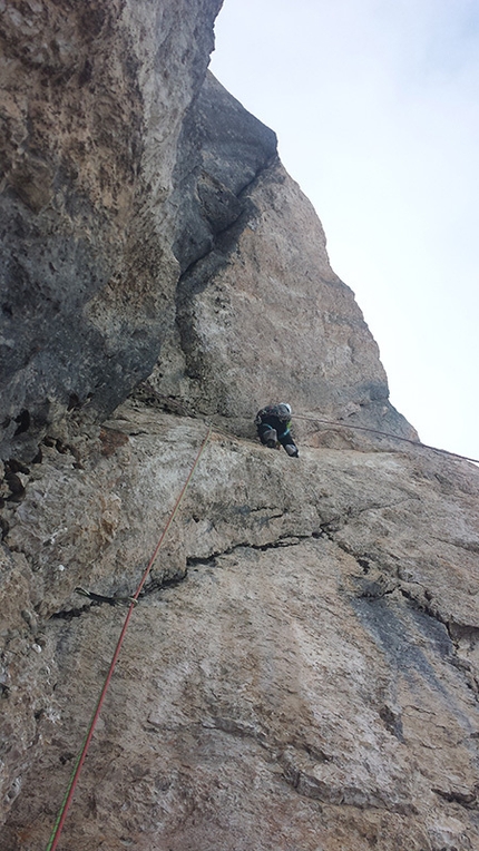Brogles, Odle, Dolomiti - Alex Walpoth e Titus Prinoth sulla parete di Brogles, Odle, Dolomiti
