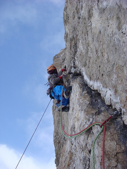 Brogles, Odle, Dolomiti - Alex Walpoth e Titus Prinoth sulla parete di Brogles, Odle, Dolomiti
