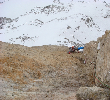 Brogles, Odle, Dolomiti - Alex Walpoth e Titus Prinoth sulla parete di Brogles, Odle, Dolomiti