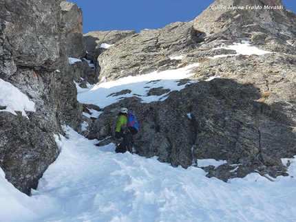 Di mamma ce n’è una sola, Monte Foscagno, Alta Valtellina - Eraldo Meraldi e Stefano Bedognè durante la prima salita di 'Di mamma ce n’è una sola' (280m, III, M6, neve max 60°) Monte Foscagno (Alpi Retiche)