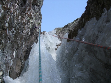 SuperPiter, Monte Aga, Bergamo Alps - During the first ascent of SuperPiter, Monte Aga, Bergamo Alps (Yuri Parimbelli, Marco Kita Tiraboschi, Ennio Spiranelli 03/04/2015)