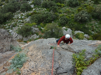 Arrampicata a Leano e Gaeta - Gianni Battimelli su povero Elia