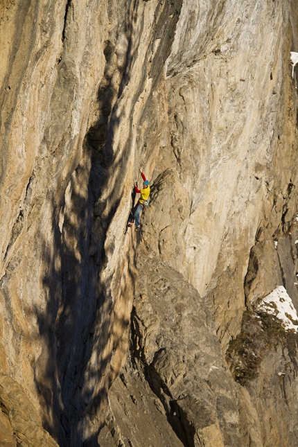 Crap de Scen, Alta Valtellina - Durante l'apertura di Catastrofa, la nuova via d’arrampicata su Crap de Scen in Alta Valtellina (250m, 8a (7a obbl), Paolo Marazzi, Luca Schiera, Giuliano Bordoni, Matteo Colico e Simone Pedeferri)