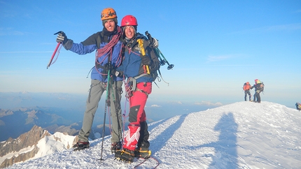 Heart and muscles: Mont Blanc on foot and by bike - 550 km and 8000m vertical gain... we're on the summit of Mont Blanc!