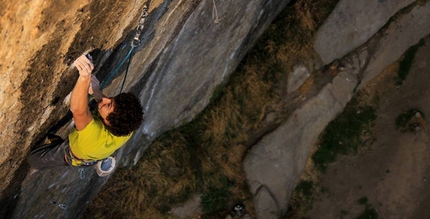 Jacopo Larcher, Helmutant, Saustall - Jacopo Larcher repeating Helmutant 9a at Saustall, South Tyrol