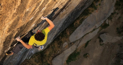 Jacopo Larcher, Helmutant, Saustall - Jacopo Larcher ripete Helmutant 9a nella falesia Saustall, Alto Adige