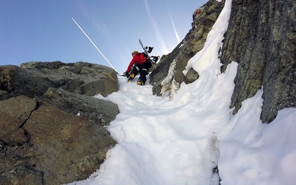 Monte Emilius, Valle d'Aosta, Davide Capozzi, Julien Herry - Davide Capozzi and Julien Herry snowboarding the NW Couloir of the North Face of Monte Emilius, Valle d'Aosta on 13/04/2015 .