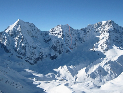 Monte Zebrù - The line of Serac, a possibile new route up Monte Zebrù climbed on 21/04/2015 by Florian Riegler and Martin Riegler. On the left the Königsspitze, on the right Ortler.