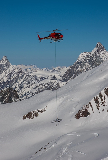 Mezzalama 2015 - Transporting gear at altitude