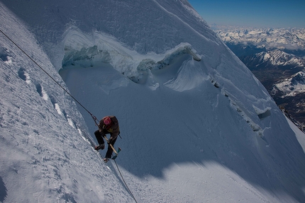 Mezzalama 2015 - Mountain guides at work on the Castore bergschrund