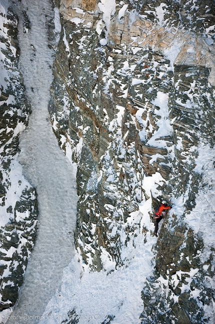 Dani Arnold, Matterhorn - Dani Arnold on 22/04/2015 during his record breaking ascent of the Schmid route on the Matterhorn in 1:46.