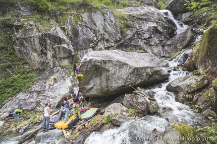 Melloblocco 2015 - Melloblocco 2015: day 3 Daniela Feroleto sending La Zattera