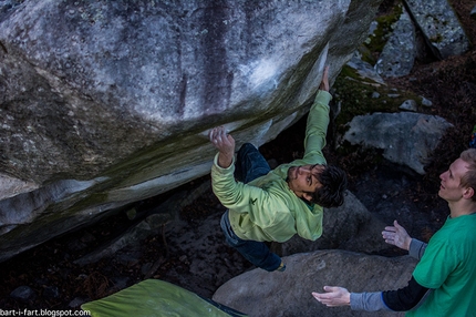 Niccolò Ceria, bouldering at Fontainebleau II