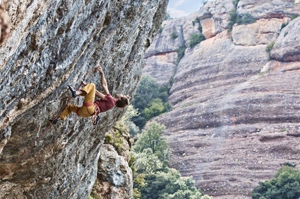 Chris Sharma 8c a-vista a Sant Llorenç de Munt in Spagna