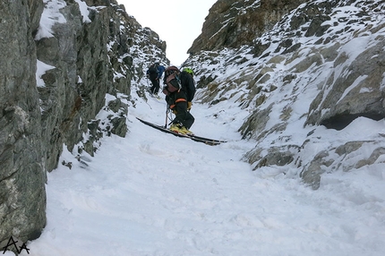 Breche Victor Chaud, Couloir Pèlas Verney, Ecrins - Couloir Pèlas Verney, Breche Victor Chaud - the end of the abseils