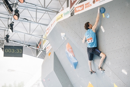 Campionato Europeo di Boulder a Innsbruck - Durante le qualifiche del Campionato Europeo di Boulder a Innsbruck: Guillaume Glairon Mondet