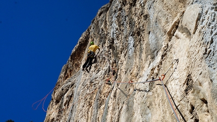 L'Ora del Garda, new rock climb at Mandrea (Arco) - Luca Giupponi establishing pitch 7 on Epiphany