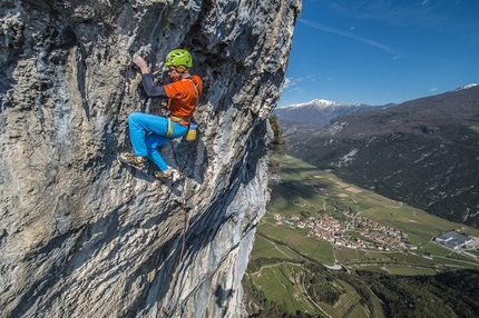 L'Ora del Garda, new rock climb at Mandrea (Arco) - Luca Giupponi climbing pitch 8