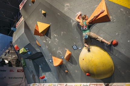 Campionato Europeo di Boulder a Innsbruck - Durante la finale del Campionato Europeo di Boulder a Innsbruck: Katharina Saurwein