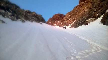 Monviso Coolidge Couloir - Climbing up the Coolidge Couloir, Monviso