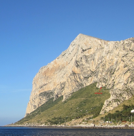 Onore al tuo dono, Avancorpo di Pizzo della Sella, Monte Gallo, Sicilia - Onore al tuo dono, Avancorpo di Pizzo della Sella, Monte Gallo, Sicilia