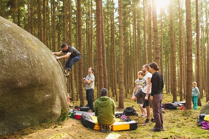 Petrohradske Padani Festival, Petrohrad, Repubblica Ceca - Durante il Petrohradske Padani Festival 2015, il raduno boulder a Petrohrad nella Repubblica Ceca