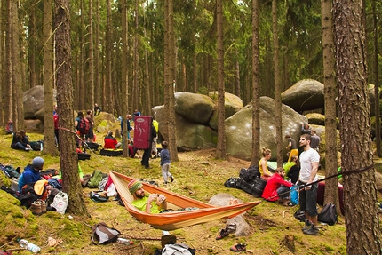 Petrohradske Padani Festival, Petrohrad, Repubblica Ceca - Durante il Petrohradske Padani Festival 2015, il raduno boulder a Petrohrad nella Repubblica Ceca