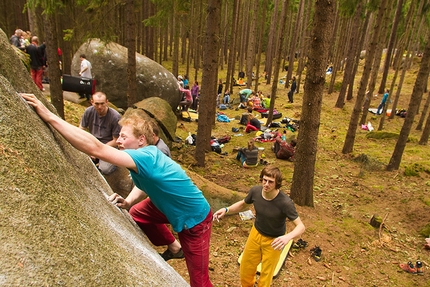 Petrohradske Padani Festival, Petrohrad, Repubblica Ceca - Durante il Petrohradske Padani Festival 2015, il raduno boulder a Petrohrad nella Repubblica Ceca