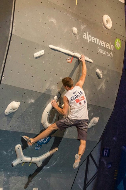 Stefan Scarperi - Stefan Scarperi durante la finale del Campionato Europeo Boulder 2015 a Innsbruck