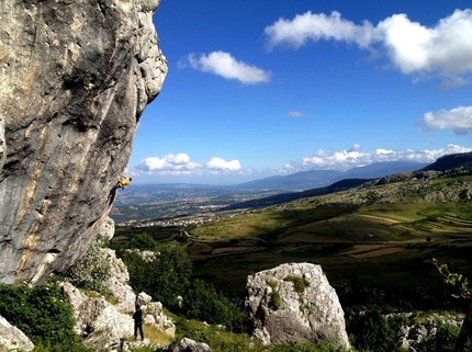 Frosolone and the great beauty of climbing in Molise