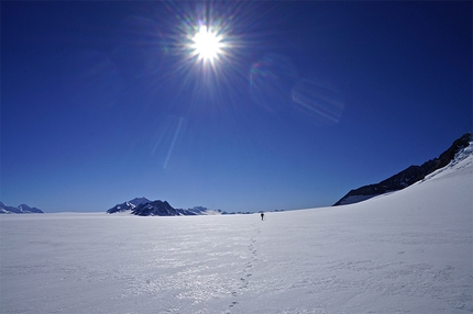 Cerro Marconi Sur, Patagonia, Markus Pucher - Markus Pucher durante la prima salita di Into the Wild (800m, M5) sulla parete ovest di Cerro Marconi Sur, Patagonia il 16/04/2015.