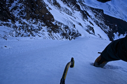 Cerro Marconi Sur, Patagonia, Markus Pucher - Markus Pucher durante la prima salita di Into the Wild (800m, M5) sulla parete ovest di Cerro Marconi Sur, Patagonia il 16/04/2015.