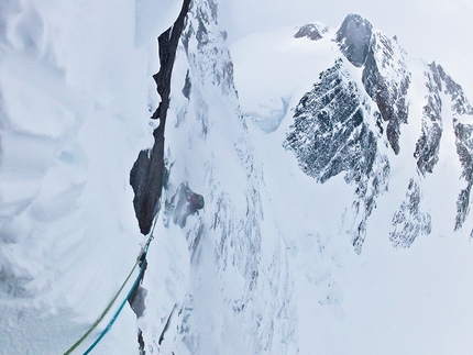 Alaska, Mount Reaper, Neacola Range, Hansjörg Auer, Much Mayr - Hansjörg Auer e Much Mayr durante la prima salita del Mount Reaper in Alaska