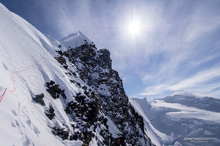 Alaska, Mt Deborah, Jon Griffith, Will Sim - Jon Griffith e Will Sim durante la prima salita della parete NO di Mt Deborah in Alaska, aprile 2015