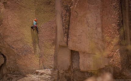 Caspana, Atacama, Cile - La bellissima arrampicata nelle fessure attorno a Caspana, Deserto di Atacama, Cile