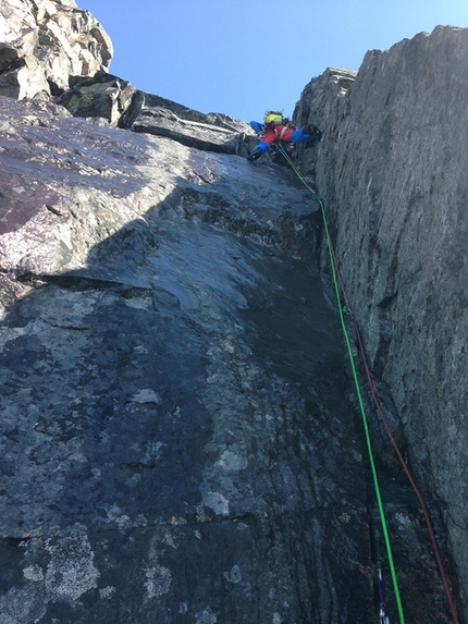 Devils Paw, Alaska, Roger Schäli, Simon Gietl - Roger Schäli and Simon Gietl climbing the NE Ridge of Devil's Paw in Alaska via their Black Roses (6c, A1,M4, 18-19/04/2104).