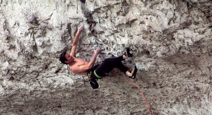 Ben Moon, Rainshadow, Malham Cove - Ben Moon ripete Rainshadow 9a a Malham Cove, Inghilterra