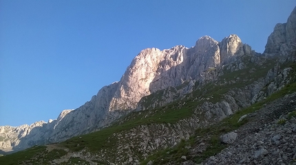 Presolana, Via Ester, Ivo Ferrari - La magnifica parete sud della Presolana, Prealpi Bergamasche