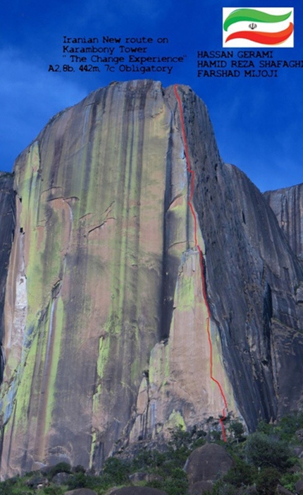 Tsaranoro, Madagascar, Hassan Gerami, Hamid Reza Shafaghi, Farshad Mijoji - The Change Experience (8b, A2 442m), Tsaranoro, Madagascar aperta 04/2015 da Hassan Gerami, Hamid Reza Shafaghi e Farshad Mijoji