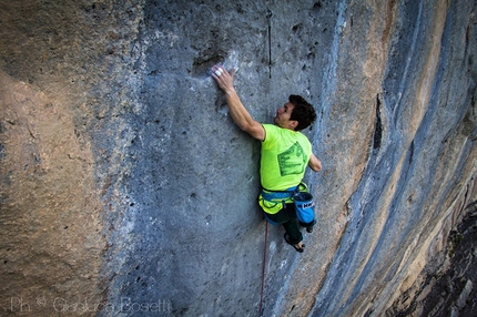 Stefano Ghisolfi, Biographie, Ceuse - Stefano Ghisolfi makign a rare repeat of Biographie 9a+ at Ceuse in France