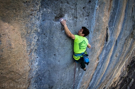 Stefano Ghisolfi climbs Biographie 9a+ at Céüse