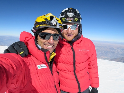 Illimani, Bolivia, Marco Farina, Marco Majori - Illimani parete sud: Marco Farina e Marco Majori in cima alla loro Directa italiana (5c/M4, V, 1300m)