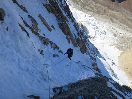 Illimani, Bolivia, Marco Farina, Marco Majori - Illimani parete sud: Marco Farina e Marco Majori sulla Directa italiana (5c/M4, V, 1300m)