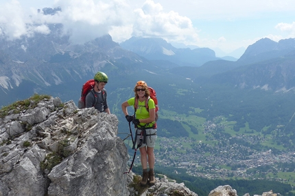 Ra Bujela - Via ferrata Maria e Andrea Ferrari, Dolomiti - Ra Bujela - Via ferrata Maria e Andrea Ferrari. Bella vista sulla valle d’Ampezzo