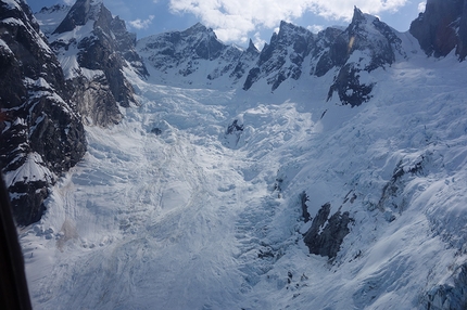 Lucifer North Face, Alaska, John Frieh, Doug Shepherd - Lucifer North Face, Alaska: the view of almost all of the face from the helicopter.