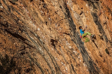 Sachi Amma - Sachi Amma arrampica a Santa Linya in Spagna