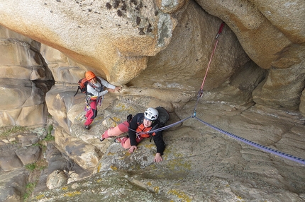 Torri di San Pantaleo, Balbacanu, Sardegna - Sulla via I denti del Drago (Tomas Krul, Marek Flekal e Fabio Erriu, 21/06/2015), Punta Balbacanu, Torri di San Pantaleo